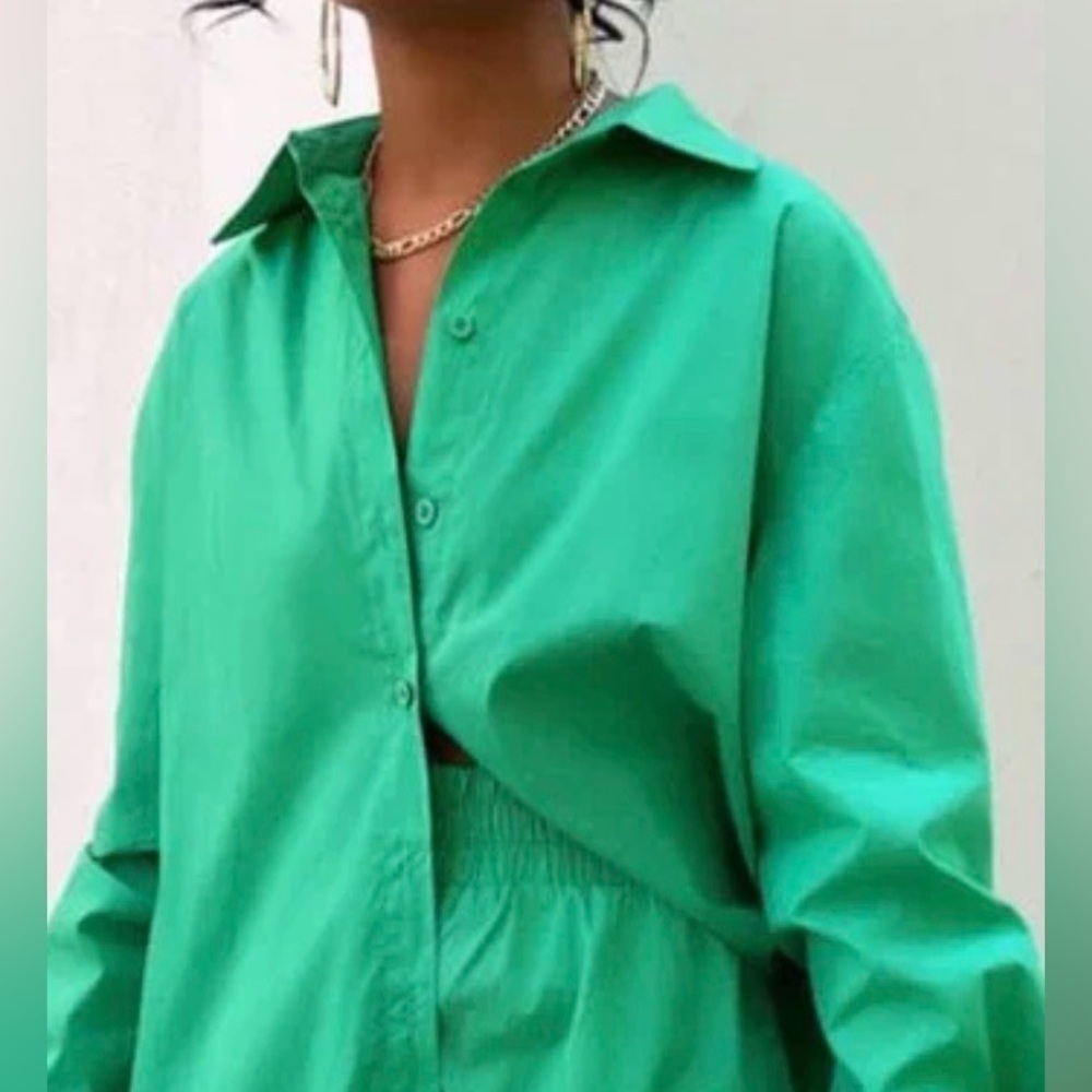 White fox boutique green button down top size small